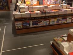 -西西弗书店&矢量咖啡(凯德晶萃广场店)