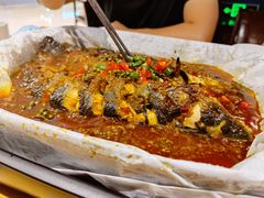 招牌麻辣味清江鱼-鱼颜诱纸纸上烤鱼·蛙(龙湖天街店)