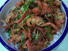 -虾弄弄海派小龙虾·牛羊蝎子火锅