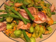 -Cuc Gach Quan Restaurant