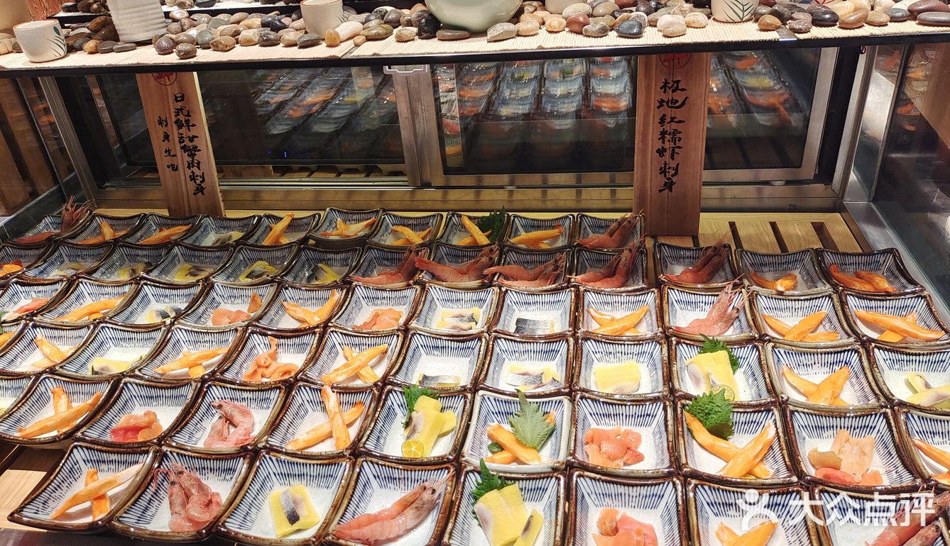 这是我吃的品种最丰富的自助餐，价格还不贵