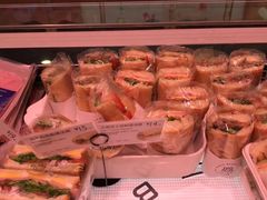 -巴黎贝甜(大宁国际商业广场店)