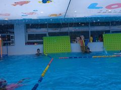 -龙格亲子游泳·水育早教中心(华亿大润发店)