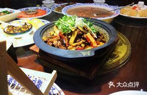 Stoneware Braised Goose