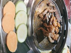 -哈哈碳都·牛肋条无限自助烤肉(台江万达店)