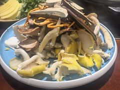 -菌之家·专业纯野生菌火锅·特色炒菌