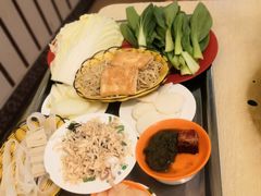 -洞庭洲·防空洞火锅·烧烤·铜锅涮肉(新百广场店)