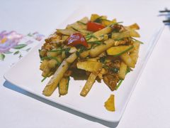 酸姜鸡球-花城苑广府菜(侨鑫店)