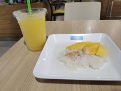 -Pier 21 (Terminal 21 Asok)