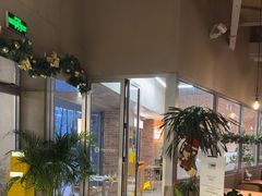 -三勾JJJ Burger&Coffee(梅溪湖店)