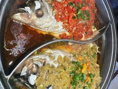 -阿瓦山寨·湘菜现炒·剁椒鱼头王(咸阳总店)