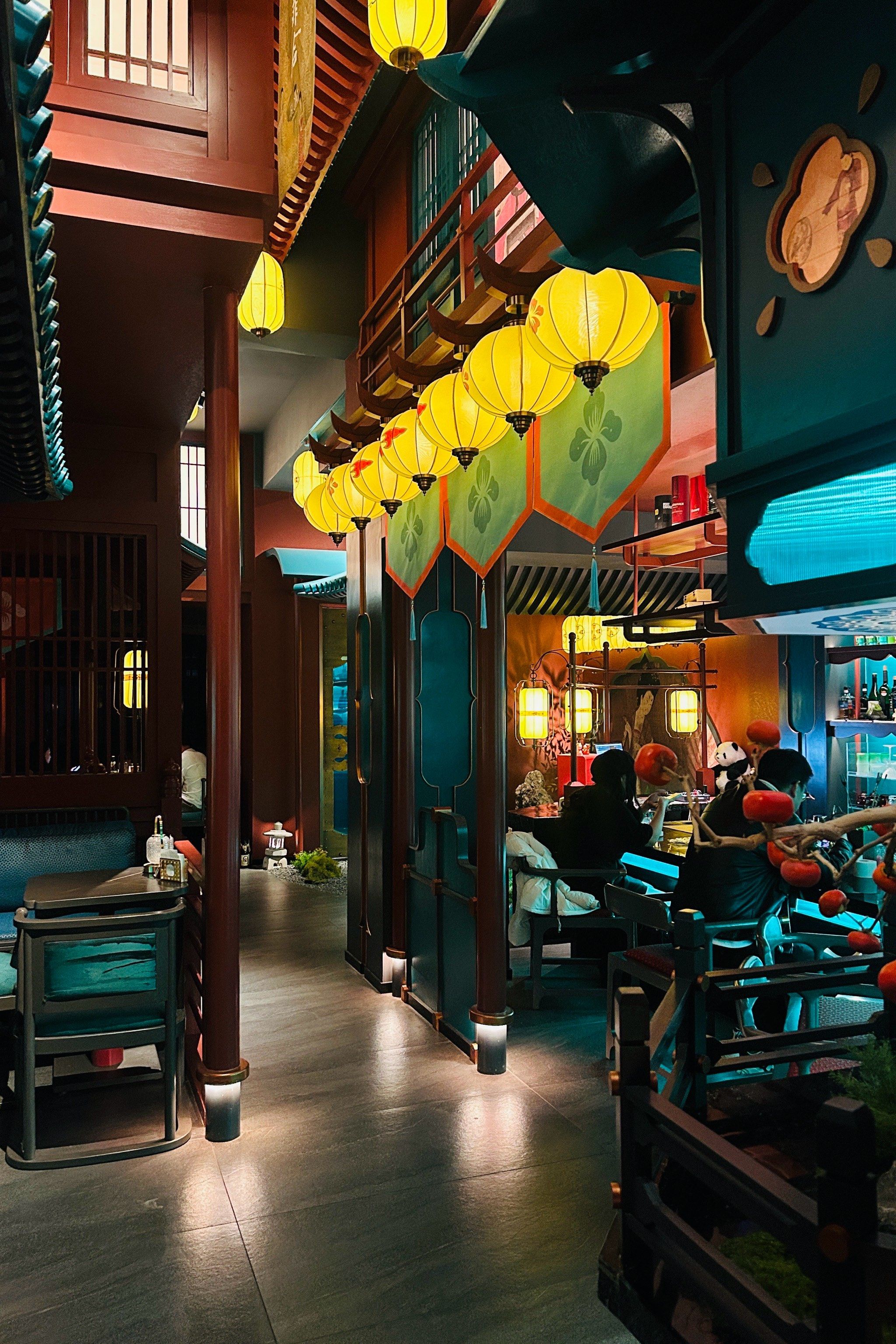 很少用震撼来形容成都的一家酒吧