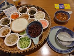 -包整·丝娃娃(一览甲秀楼风景店)