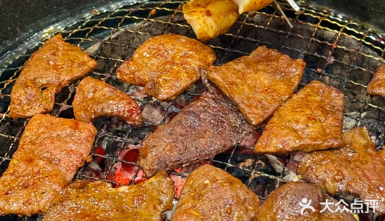 这一口吃进去不得香死。。。