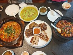 -万重锦·人文川菜馆(骡马市店)