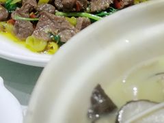 野山椒炒牛肉-伙工殿餐厅(吉大店)