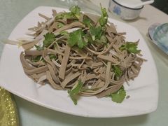 -溢心园香河肉饼总店