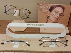 -三目眼镜·蔡司视觉合作店(青浦宝龙店)