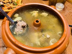 汽锅鸡-老滇山寨•云南特色菜•地方菜•民族风情歌舞表演(金碧店)