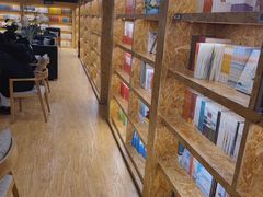 大堂-新华里咖啡书吧(新华书店小寨店)