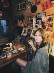 -韩国李知恩形象设计