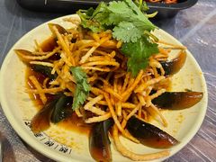皮蛋拌馓子-靓靓蒸虾(中山公园店)