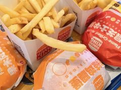 -URBAN REVIVO(北京斯普瑞斯奥特莱斯店)