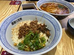 炸酱干拌面-魔都三兄弟酸辣粉·蘸卤炸串(虹桥万科店)