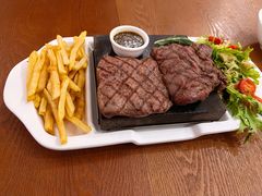 烤新西兰草饲肉眼扒配香草牛油汁-Entrecôte 法国牛扒馆(保利·时光里店)
