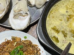-蚝堡海鲜·威海菜·海肠捞饭·烧烤·亚洲吃蚝公司(幸福门店)