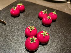 红酒樱桃鹅肝-海派悦庭·海胆烧麦·新融合菜(凯德广场店)