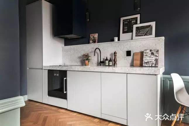 暗色系也能很出彩啦 