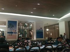 等位区-海口绿发希尔顿酒店-田园汇自助餐·三文鱼·海鲜