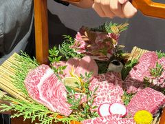 -山川小町·极番烧肉(新地假日广场店)