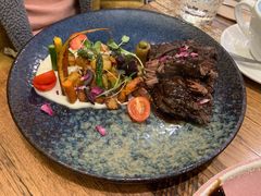 -FLOVIE FLORIST CAFE