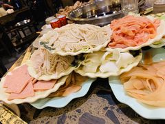 -肖肖酸萝卜鱼火锅(总店)