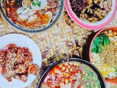 -爆炸头阿姨小四川正宗川味小吃(无任何分店)