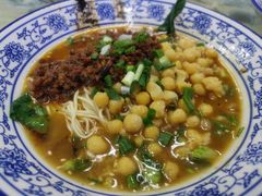 -渝之汇牛肉豌杂面