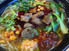 -爆炸头阿姨小四川正宗川味小吃(无任何分店)