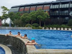 -上海滴水湖皇冠假日酒店