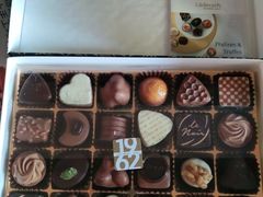 24颗夹心巧克力-Laderach 莱德拉(上海环贸iapm店)