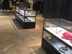 -GIVENCHY(比斯特苏州购物村店)