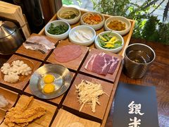 -银米·云南传统过桥米线(双廊黑金冠店)