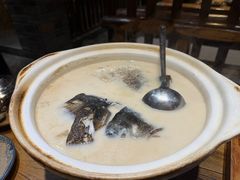 大砂锅炖有机鱼头-丹江渔村(首都机场店)