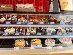 面包甜点陈列柜-85度C(北京八角物美店)