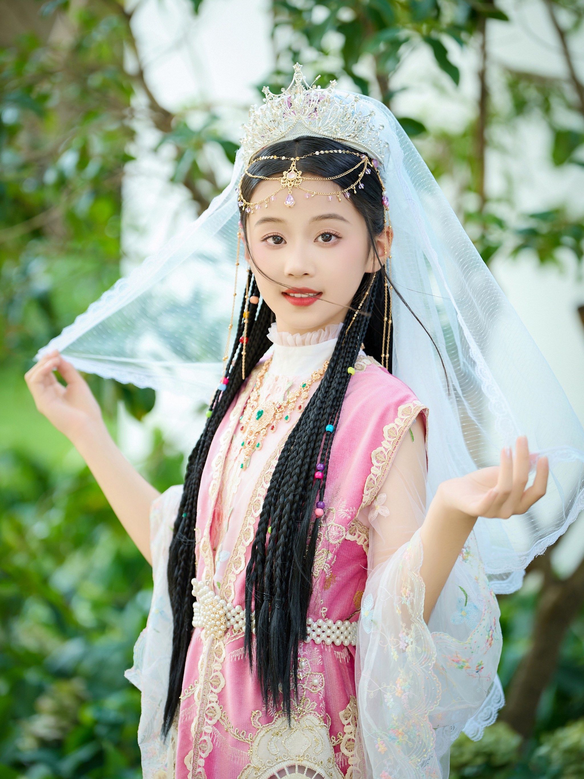 在上海拍摄民族服装.来枫摄影就对了.西域女子 维吾尔族服装.