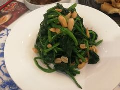 果仁菠菜-东方饺子王(新奥购物中心店)