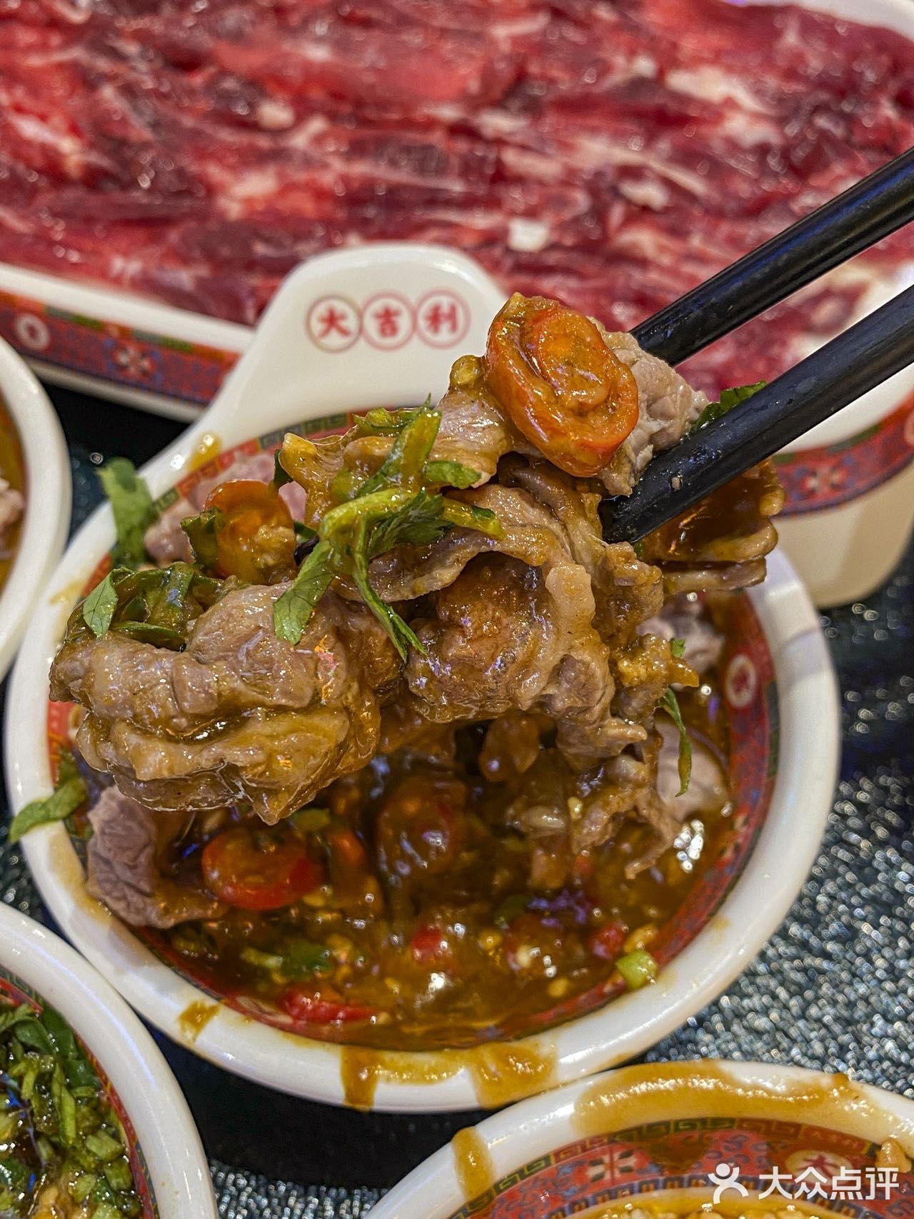 这是哪家开业就这么多人排队？