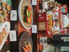 -雍容荟帝王蟹活龙虾展台自助(IFS黑金店)