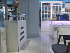 -提一眼镜·蔡司·依视路(小寨店)
